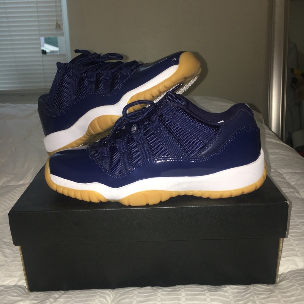 Jordan Retro 11 - 5.5 Youth VNDS